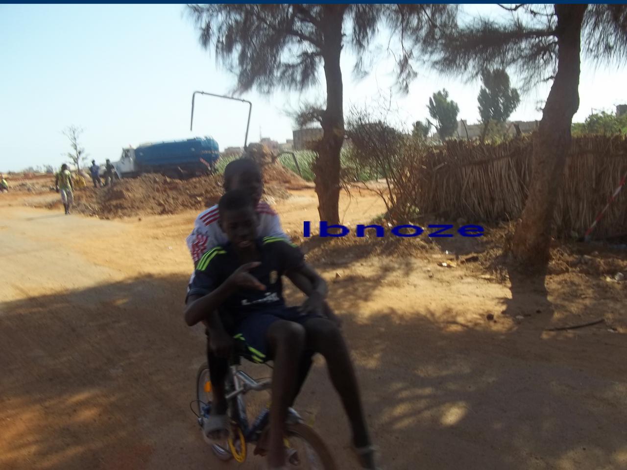 des-jeunes-font-du-velo.jpg