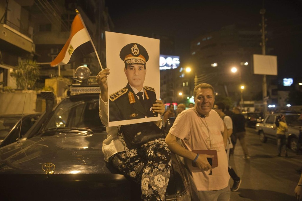 le-general-al-sissi-nouveau-heros-de-la-place-tahrir-article-popin.jpg
